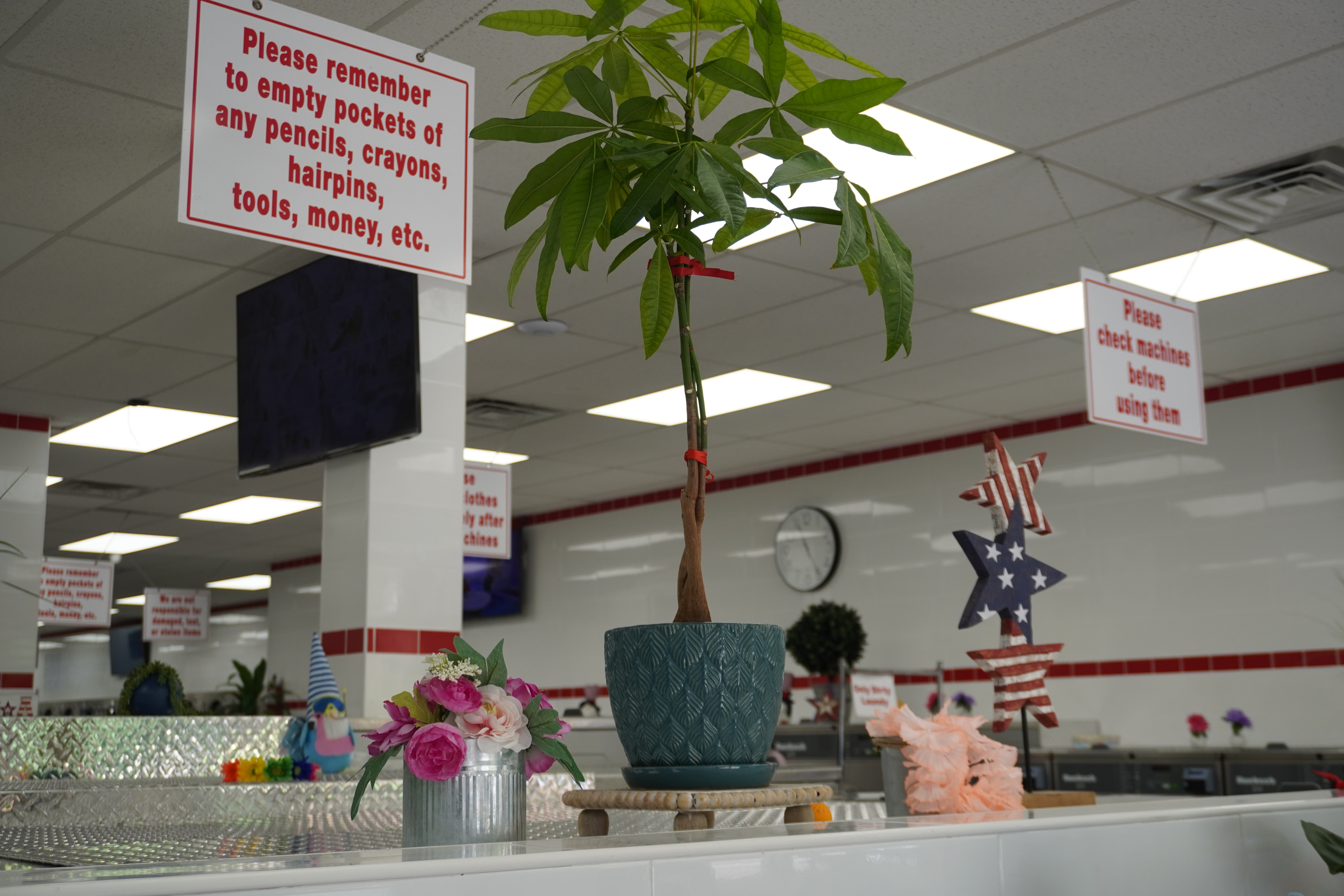 Lav Express Laundry Services New York Laundromat (31)